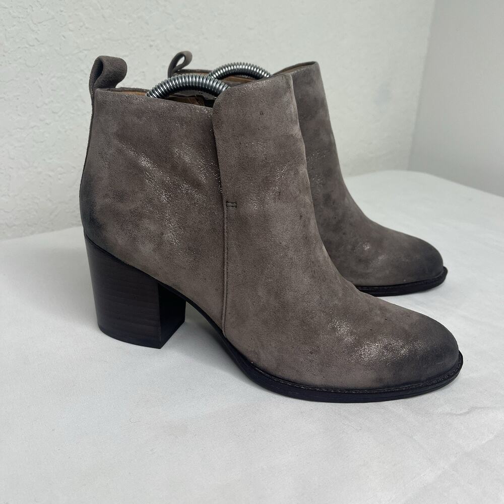 Sofft Booties grey leather distressed Size 9 M block heel, winter, fall, cowgirl - Picture 1 of 10
